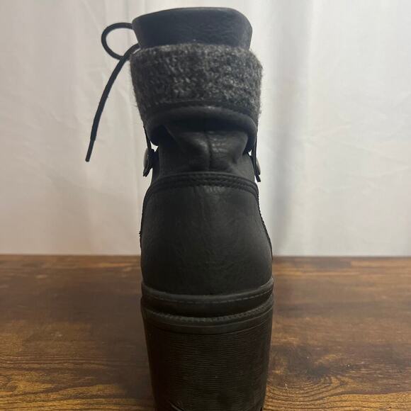 Black Ankle Boots Pop With Chunky Heel - Picture 13 of 15